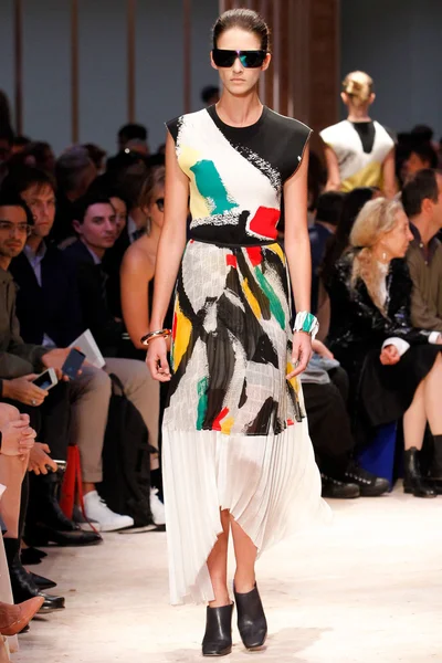 Look 25